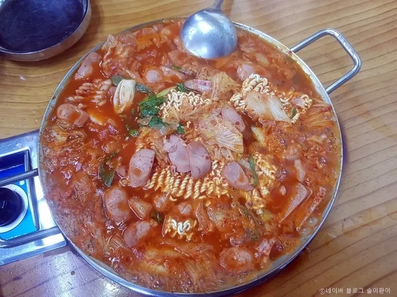 유정부대찌개